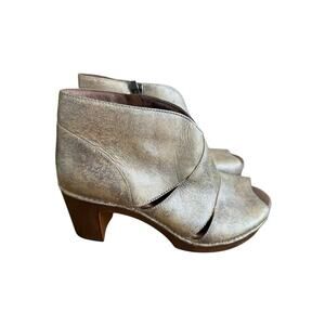 Dansko Delphina Metallic Gold Bronze Leather Peep Toe Ankle Bootie EU 41 US 10.5